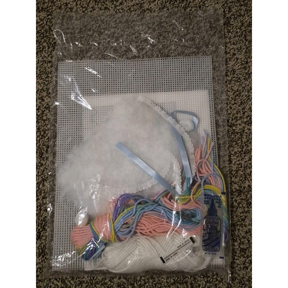 New Mary Maxim  Easter Plastic Canvas Needlepoint Kit Unopened NIP - Picture 2 of 2